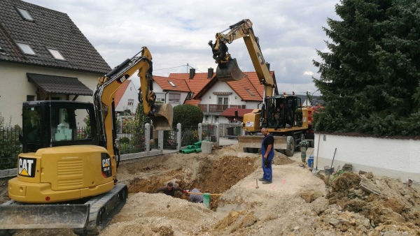 Kanalaushub Mobilbagger und Kettenbagger